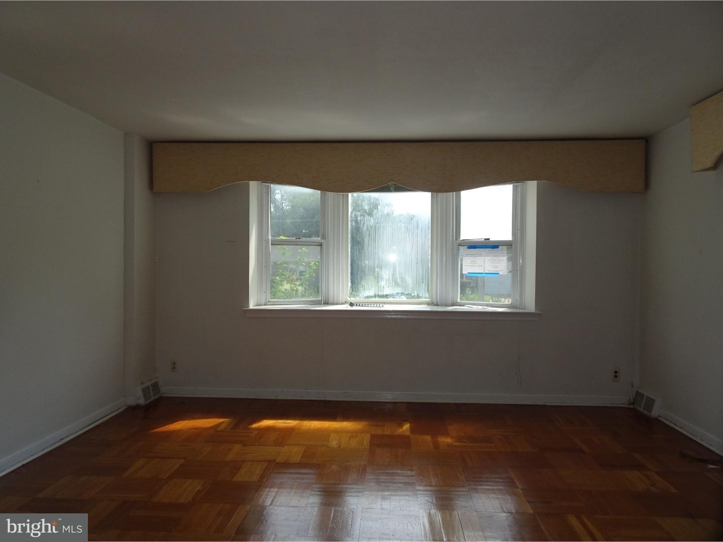 8415 Lynnewood Road Philadelphia, PA 19150 - Photo 3 of 25 Living Room