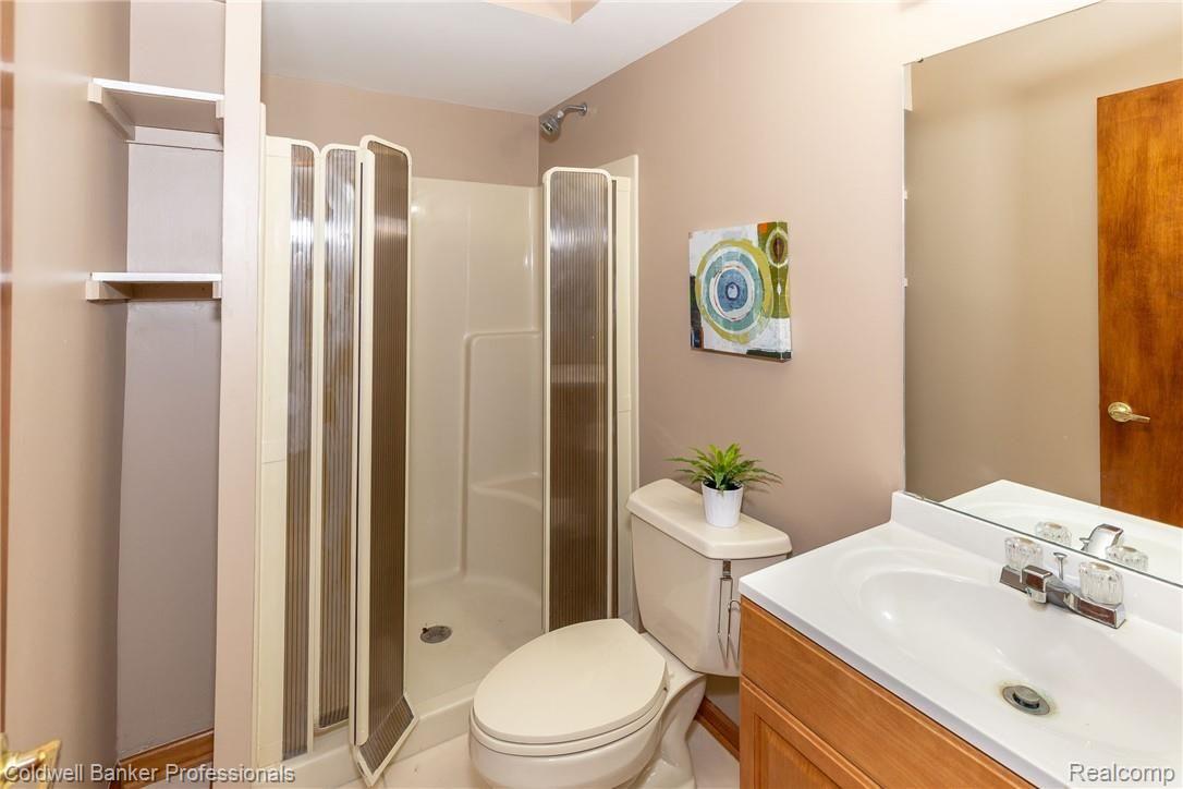 3130 Lexington Road Waterford, MI 48328 - Photo 30 of 31 592A6769.jpg