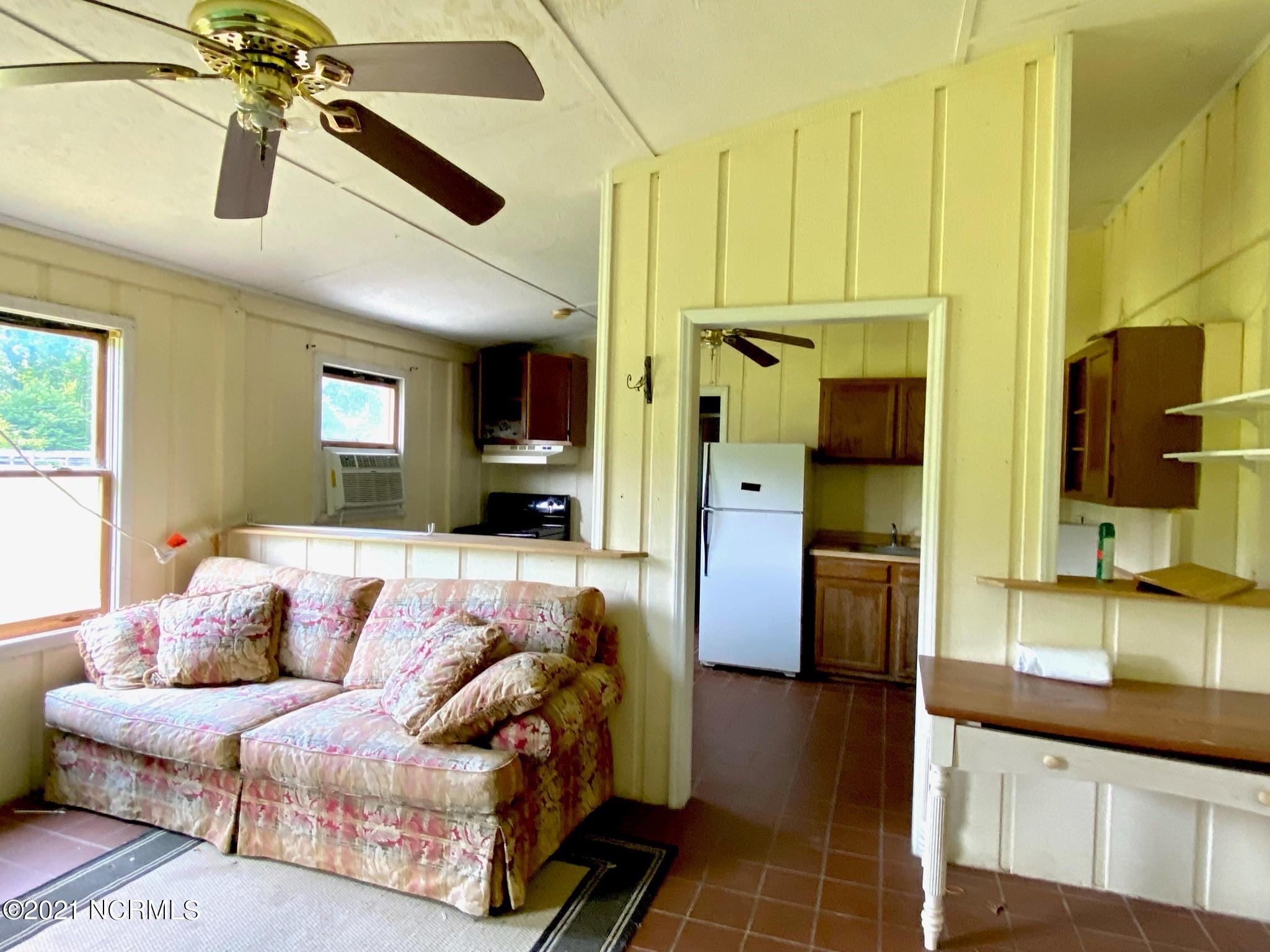 970 Moore Town Road Rocky Point, NC 28457 - Photo 19 of 32 barn apt room