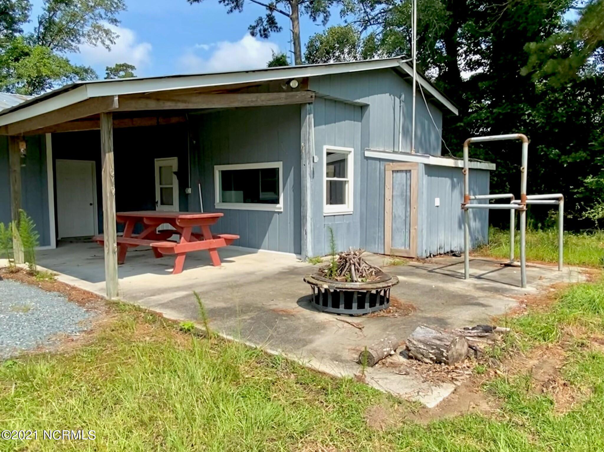 970 Moore Town Road Rocky Point, NC 28457 - Photo 22 of 32 apt patio