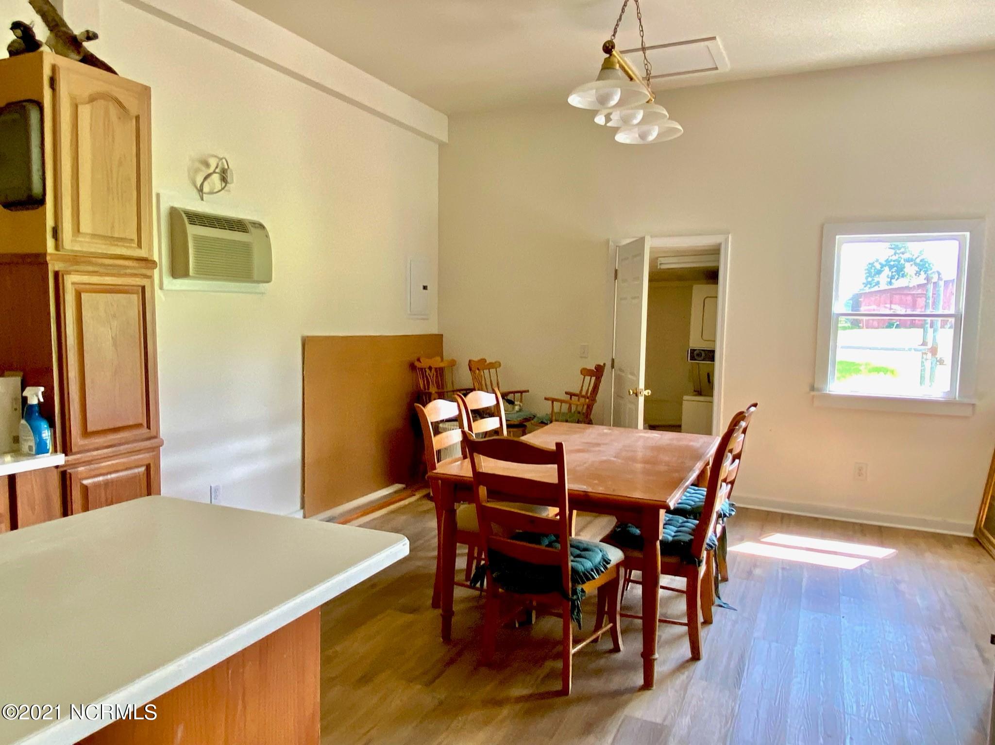 970 Moore Town Road Rocky Point, NC 28457 - Photo 24 of 32 apt common room
