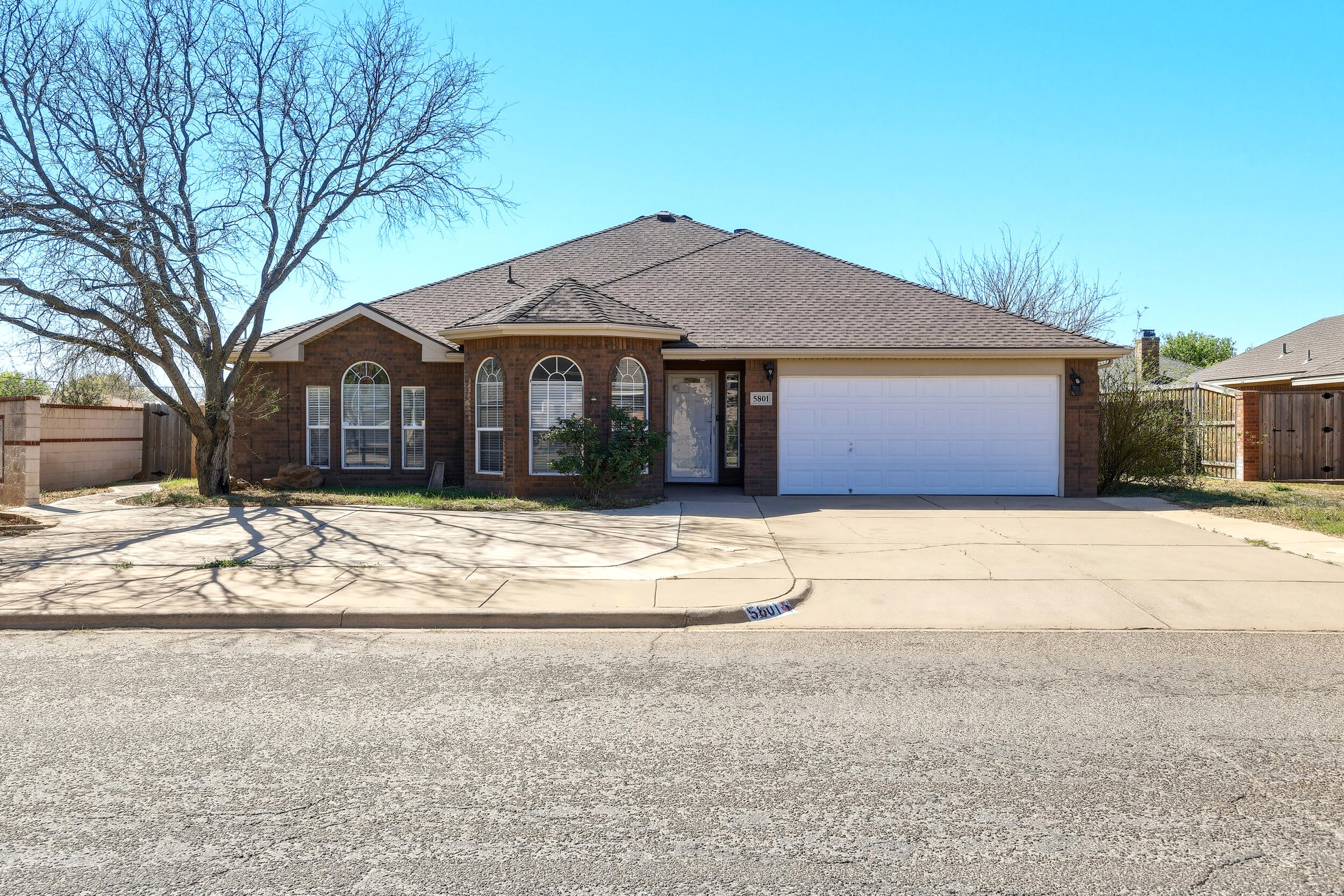 5801 94th Street Lubbock, TX 79424 - Photo 2 of 33 51_shannon_94th_st_lubbock_tx_002_final