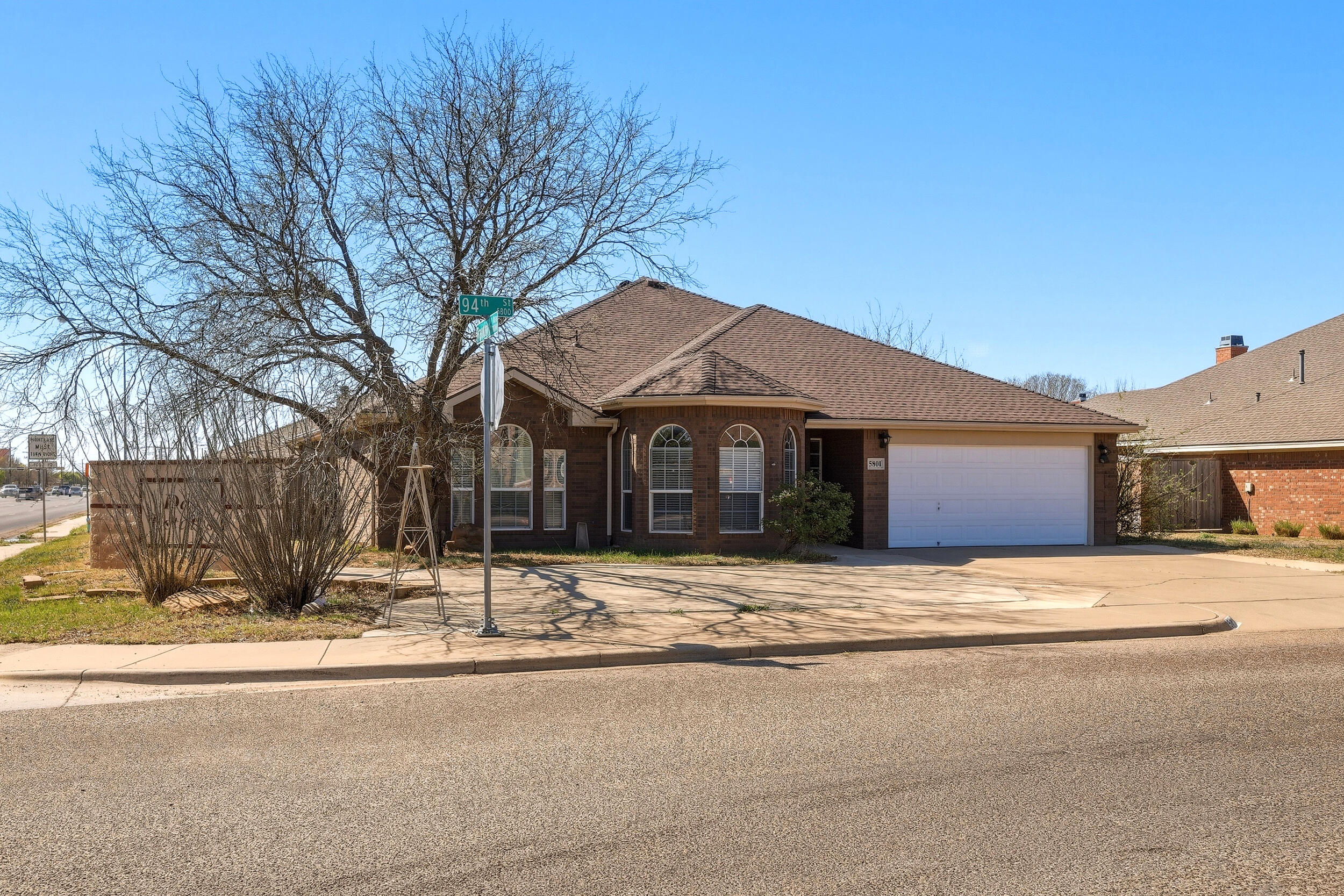 5801 94th Street Lubbock, TX 79424 - Photo 3 of 33 52_shannon_94th_st_lubbock_tx_003_final