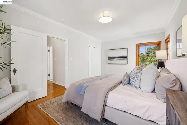 $925,000 | 2435 Burlington Street, Oakland, CA 94602