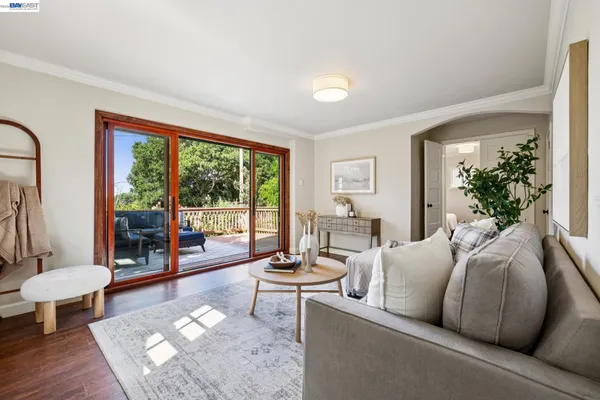 $925,000 | 2435 Burlington Street, Oakland, CA 94602