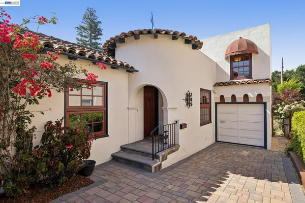 $925,000 | 2435 Burlington Street, Oakland, CA 94602