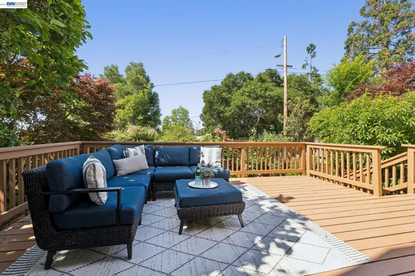 $925,000 | 2435 Burlington Street, Oakland, CA 94602