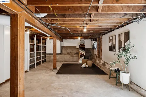 $925,000 | 2435 Burlington Street, Oakland, CA 94602