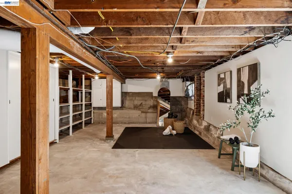 $925,000 | 2435 Burlington Street, Oakland, CA 94602