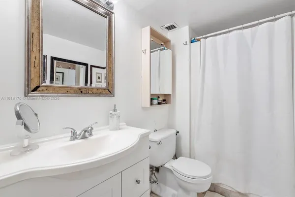 $199,000 | 13499 Biscayne Boulevard, Unit 406, North Miami, FL 33181