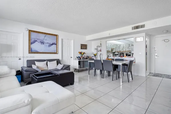 $199,000 | 13499 Biscayne Boulevard, Unit 406, North Miami, FL 33181
