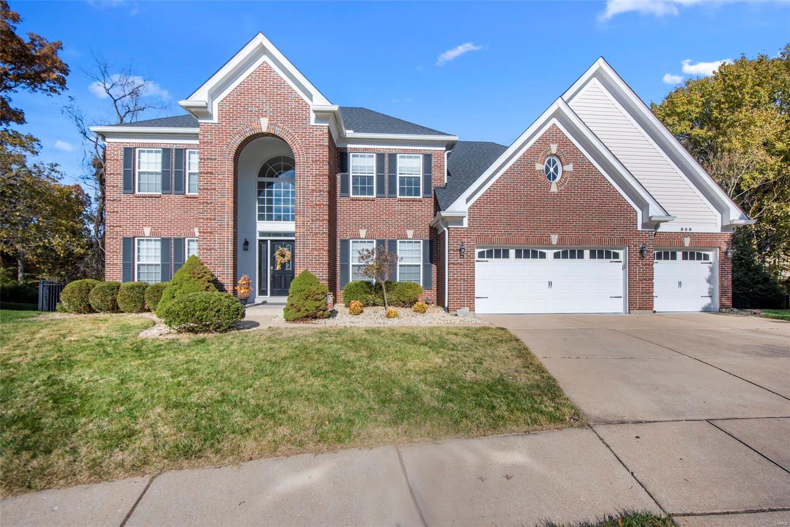 809 Shady Castle Court Ballwin, MO 63021 - Photo 2 of 35 Gallery Image 2