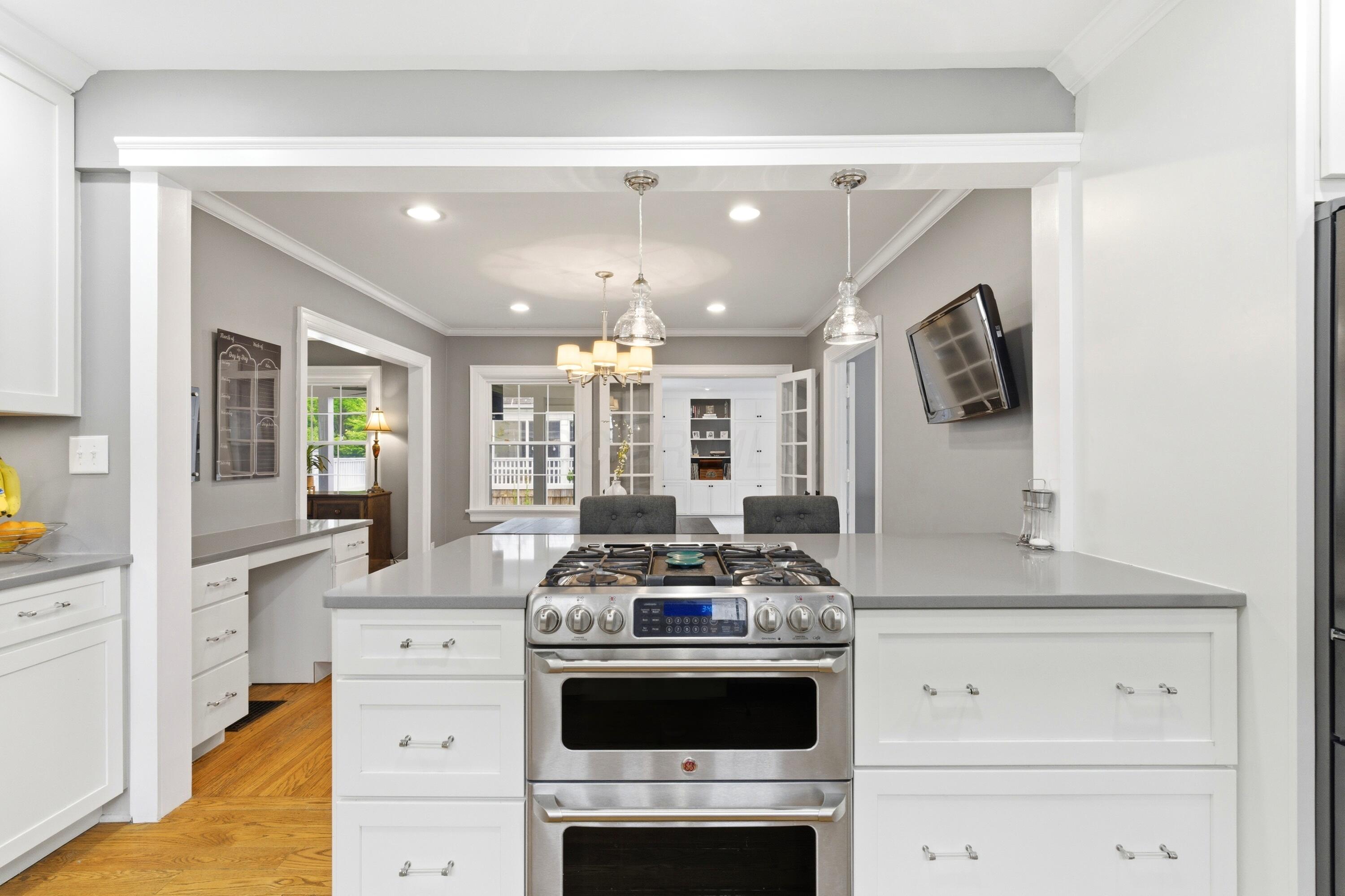 2565 Bexley Park Road Bexley, OH 43209 - Photo 18 of 55 Kitchen