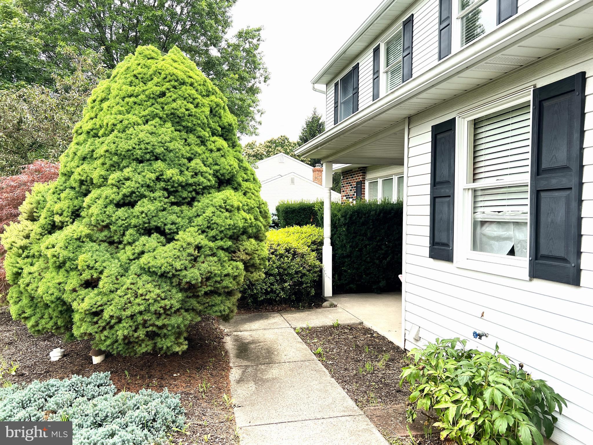 12 Beverly Road Perkasie, PA 18944 - Photo 4 of 56