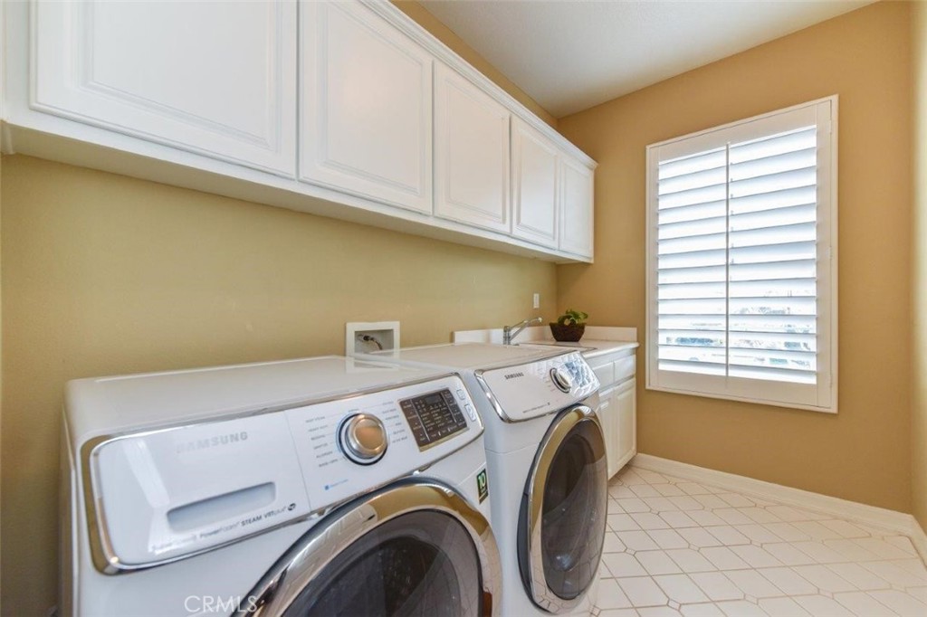 3 Plumbago Irvine, CA 92620 - Photo 43 of 51 a utility room with dryer and washer