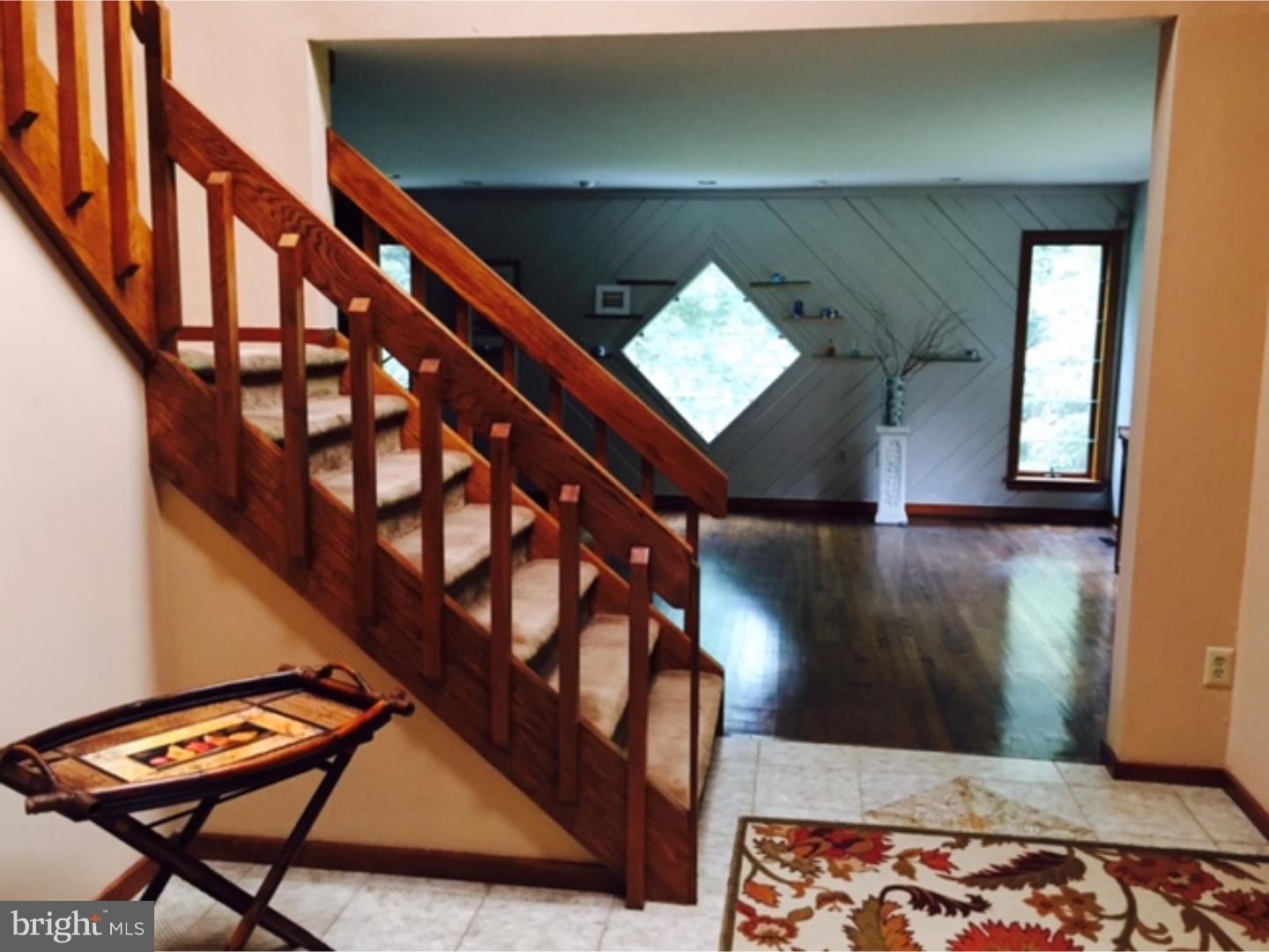 910 Summit Road Penn Valley, PA 19072 - Photo 9 of 24 Foyer