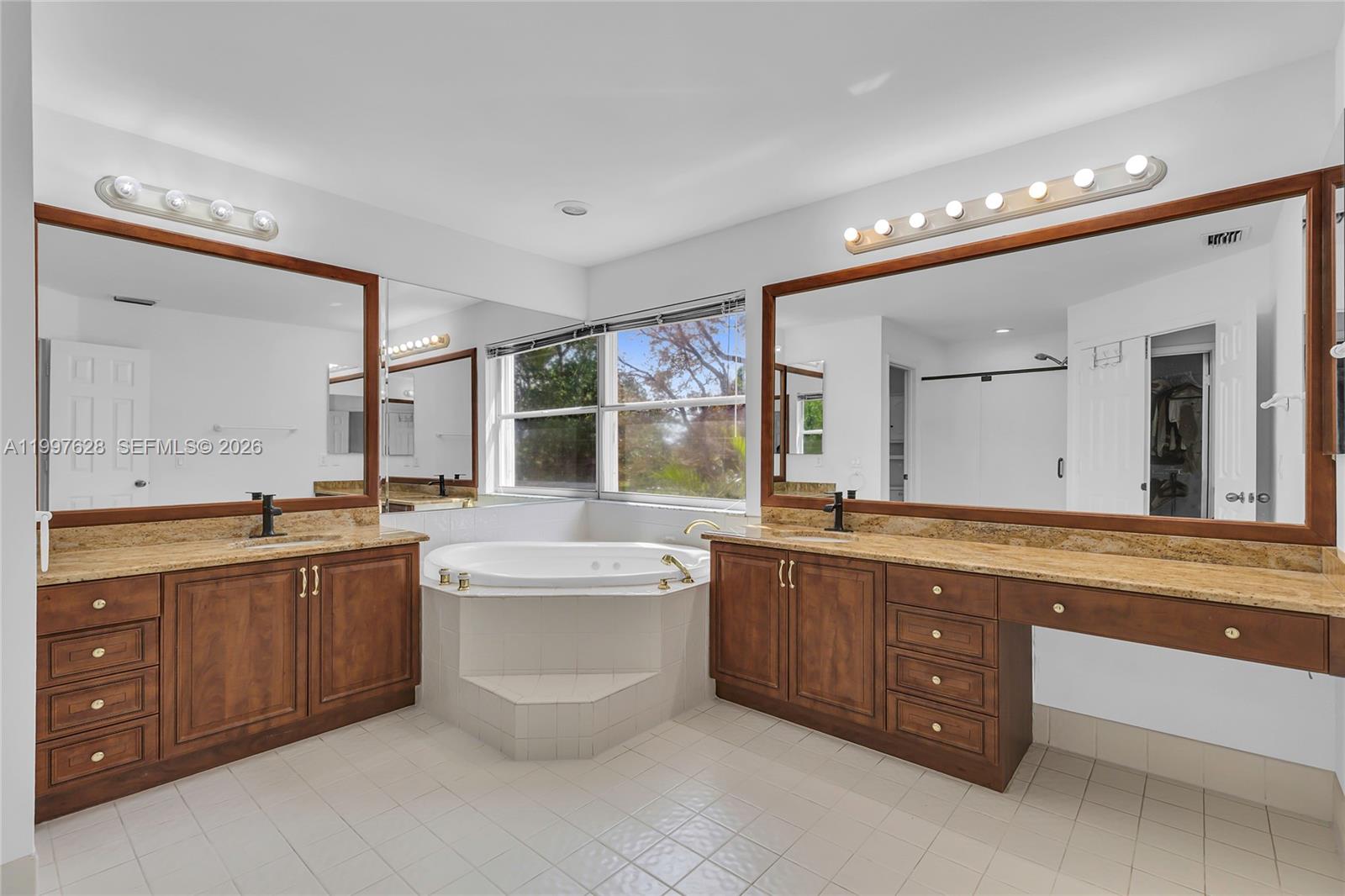 10974 North Danbury Way Boca Raton, FL 33498 - Photo 13 of 26