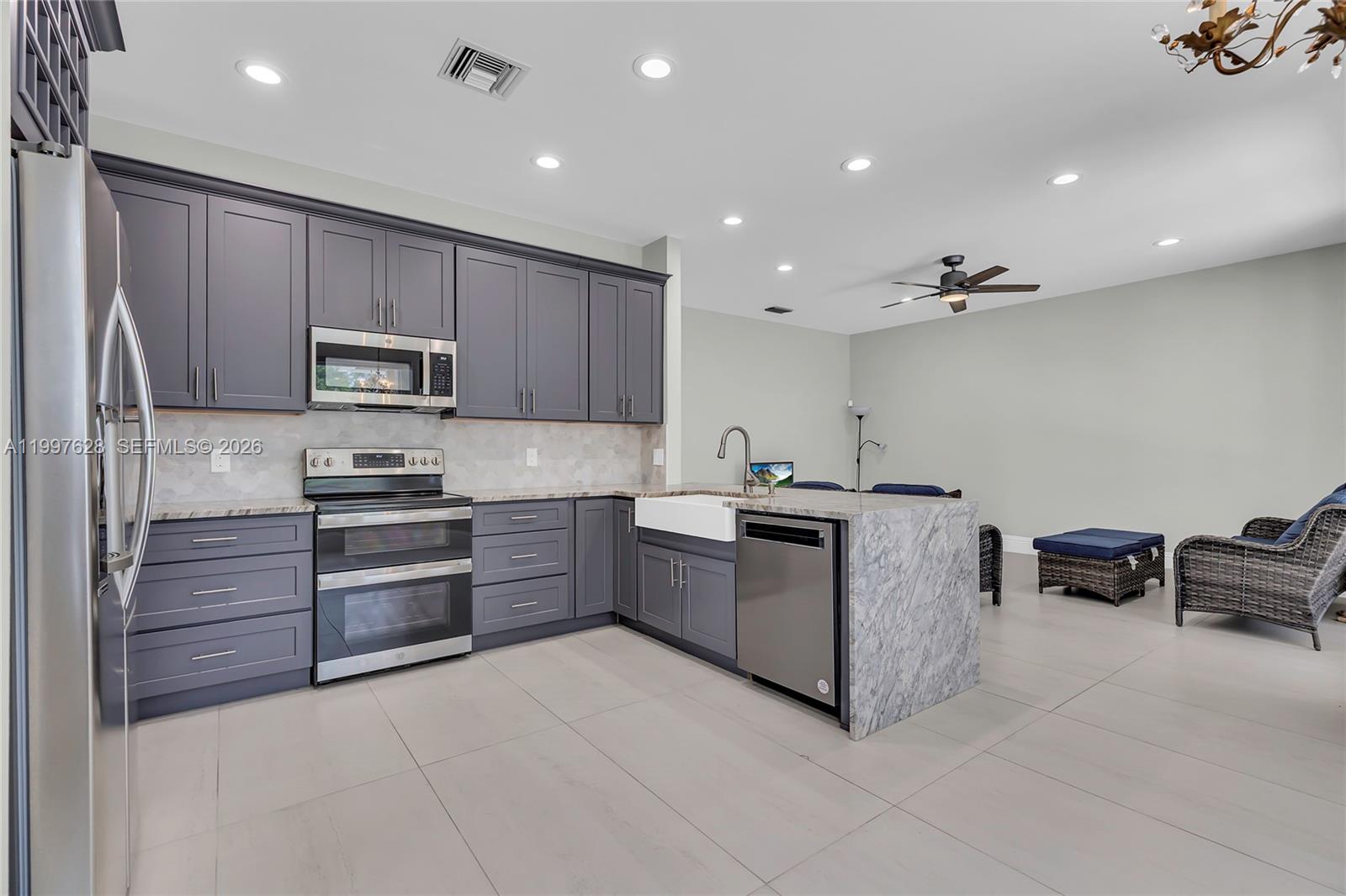 10974 North Danbury Way Boca Raton, FL 33498 - Photo 4 of 26