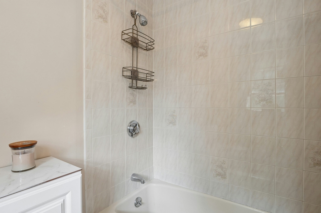 158 Copperfield Road Worcester, MA 01602 - Photo 32 of 42