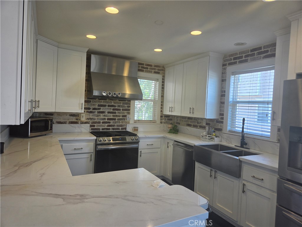 3533 Millhouse Court Riverside, CA 92503 - Photo 3 of 31 Gallery Image 3