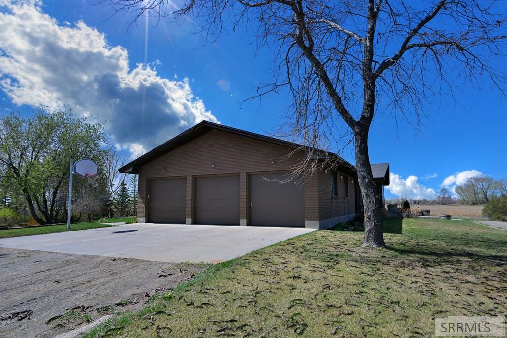 435 North 1500 East St. Anthony, ID 83445 - Photo 56 of 66 3-Car Garage