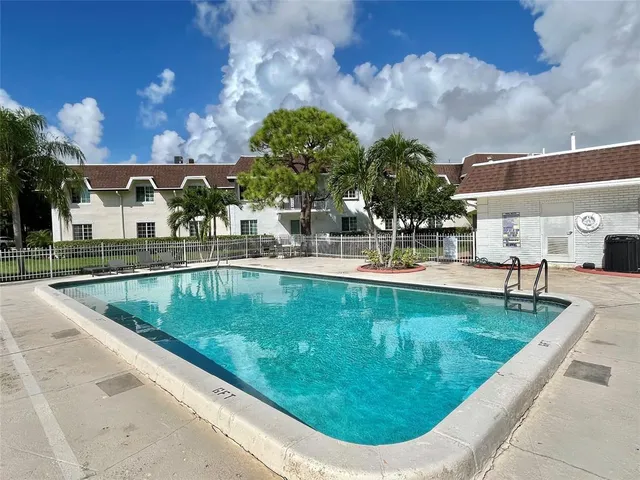 $1,850 | 700 Southeast 2nd Avenue, Unit 416, Deerfield Beach, FL 33441