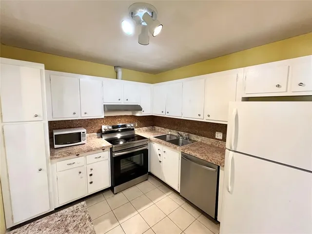 $1,850 | 700 Southeast 2nd Avenue, Unit 416, Deerfield Beach, FL 33441