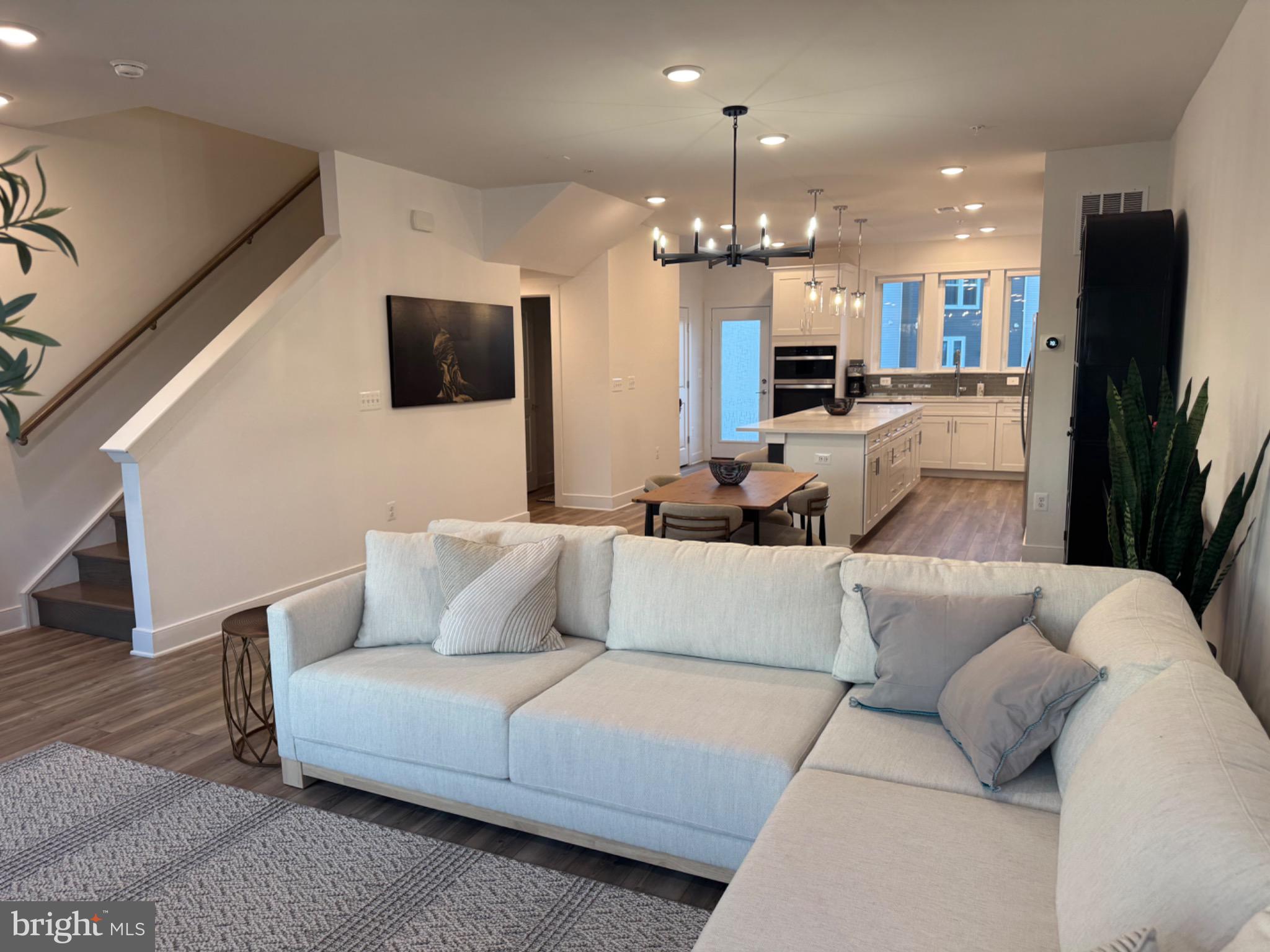 14305 Dowitcher Way Boyds, MD 20841 - Photo 3 of 27 Large seating area