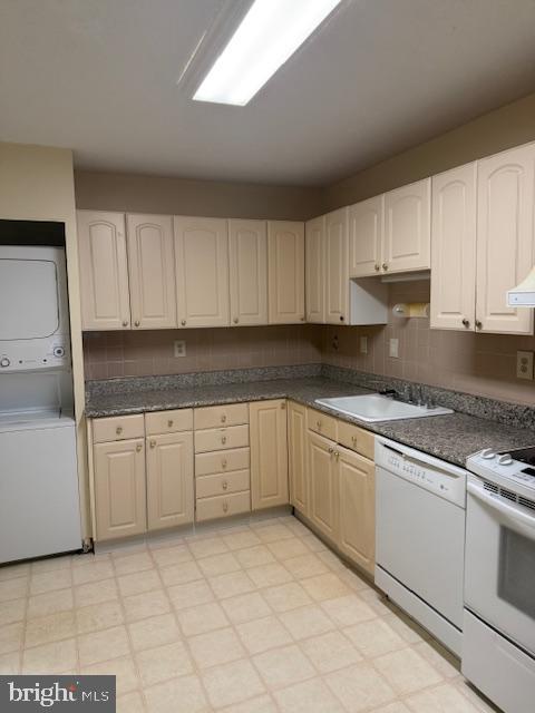 205 Yoakum Parkway, Unit 626 Alexandria, VA 22304 - Photo 6 of 83 Kitchen