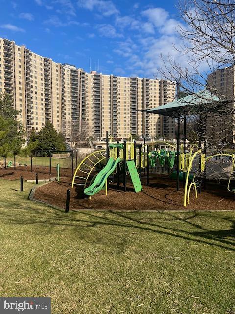 205 Yoakum Parkway, Unit 626 Alexandria, VA 22304 - Photo 70 of 83 Children's Play Area