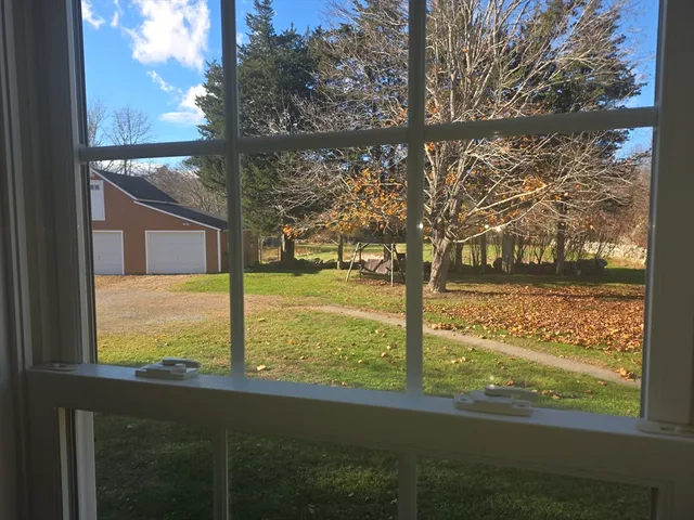 $3,200 | 557 Drift Road, Westport, MA 02790