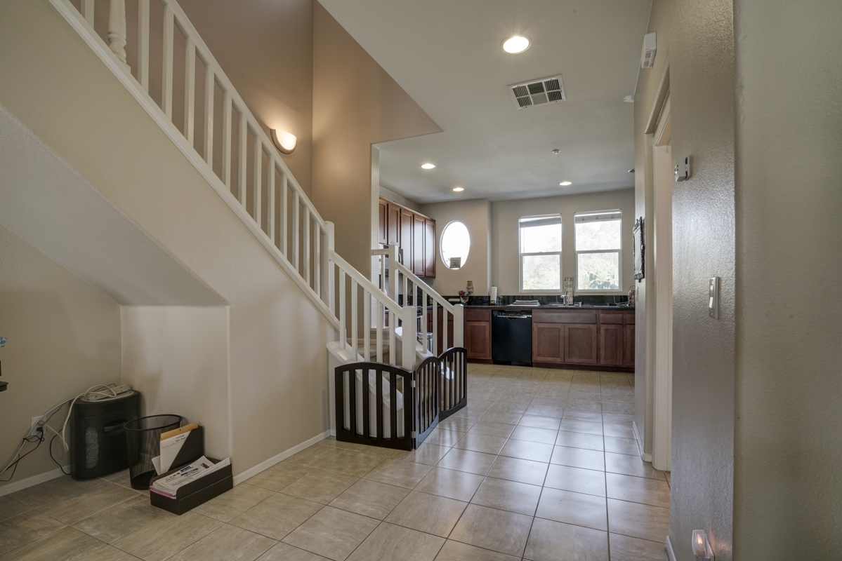 1386 Dandelion Way San Marcos, CA 92078 - Photo 9 of 25