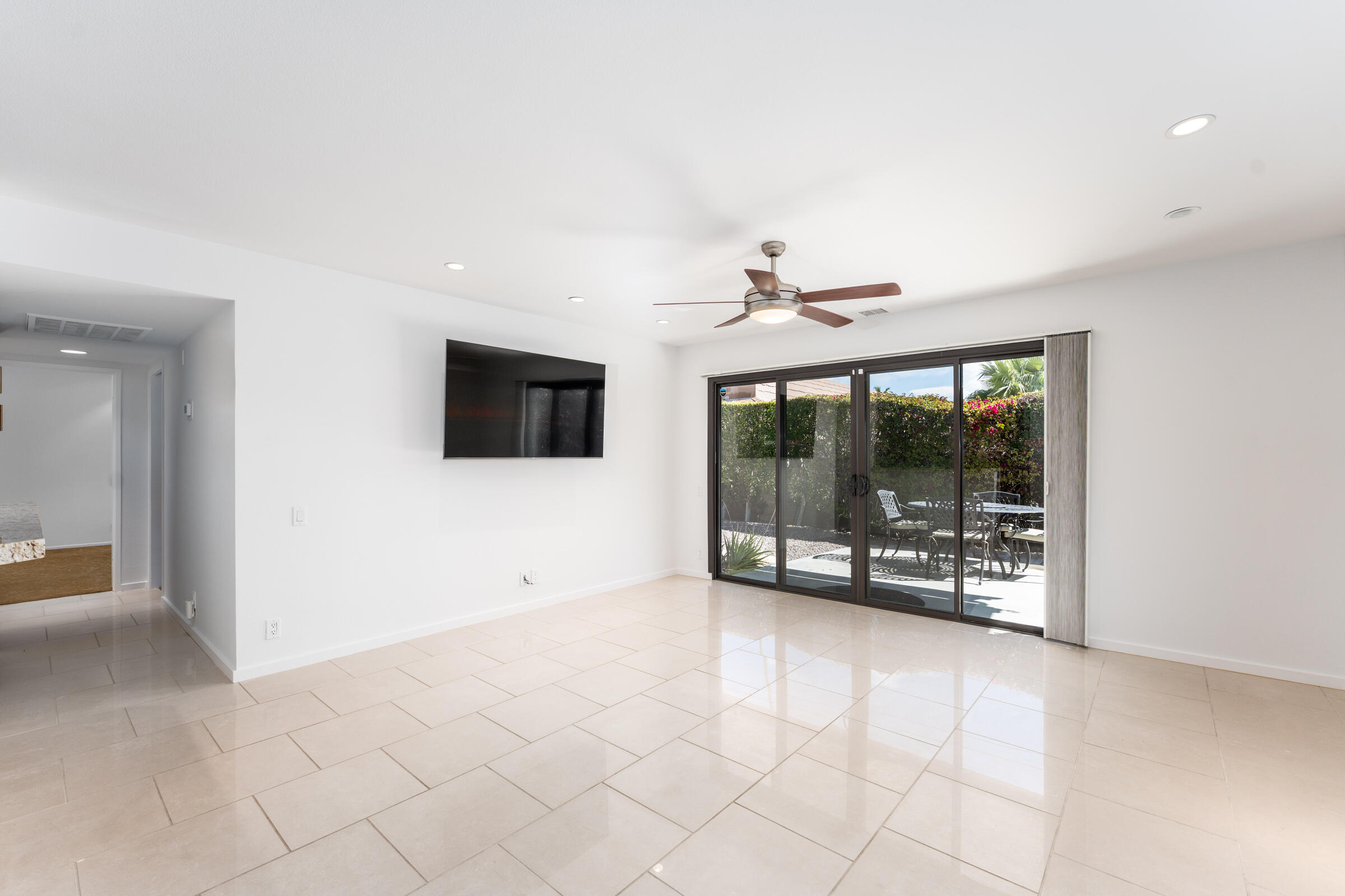1111 East Ramon Road, Unit 29 Palm Springs, CA 92264 - Photo 4 of 39 Tile Floors