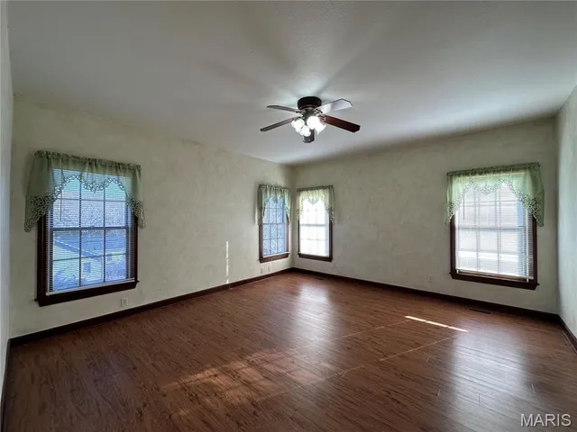 $439,000 | 812 Hill Crest Drive, Owensville, MO 65066