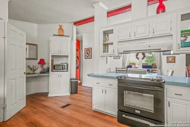 $749,999 | 237 County Road 393, Runge, TX 78151