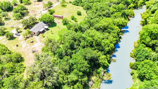 $749,999 | 237 County Road 393, Runge, TX 78151