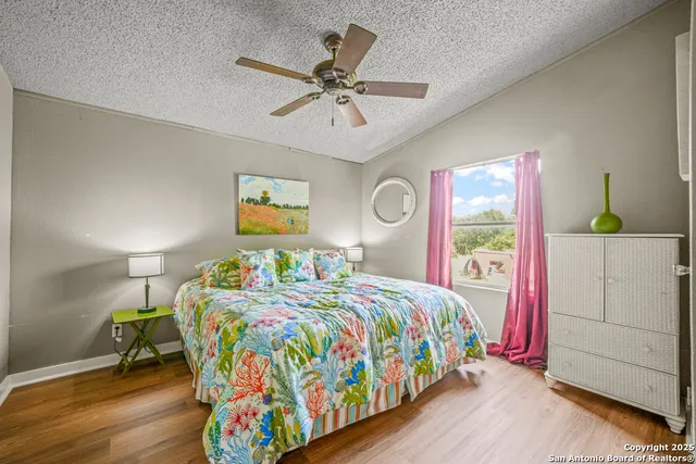 $749,999 | 237 County Road 393, Runge, TX 78151