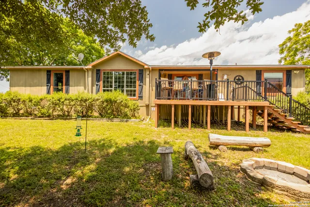 $749,999 | 237 County Road 393, Runge, TX 78151