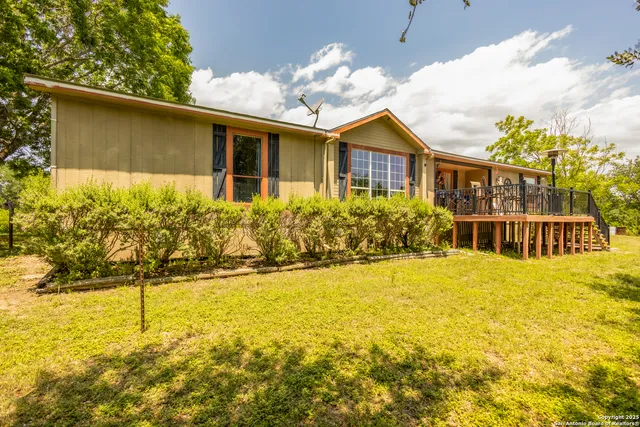 $749,999 | 237 County Road 393, Runge, TX 78151