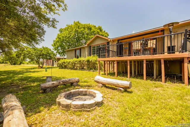 $749,999 | 237 County Road 393, Runge, TX 78151