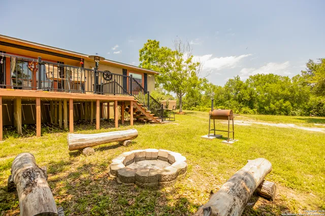 $749,999 | 237 County Road 393, Runge, TX 78151