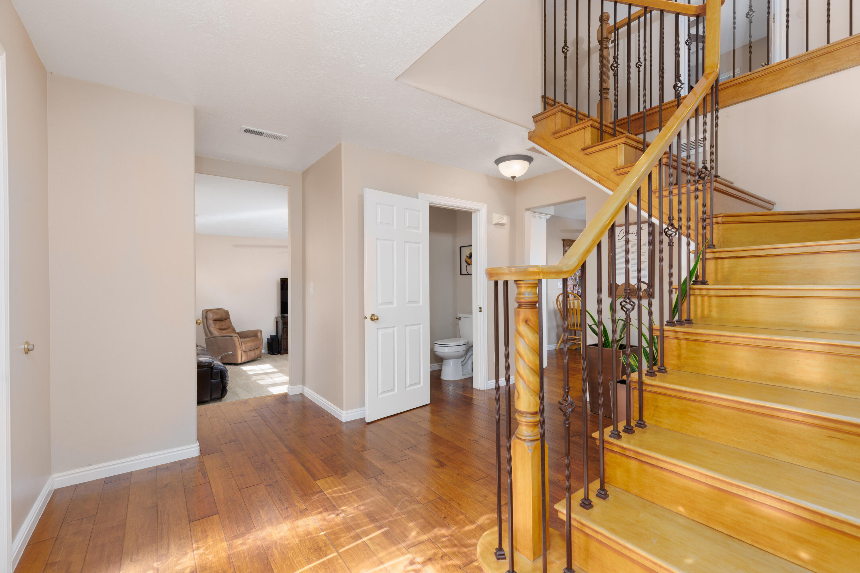 1690 South Pt Drive St. George, UT 84790 - Photo 7 of 77 Beautiful Staircase