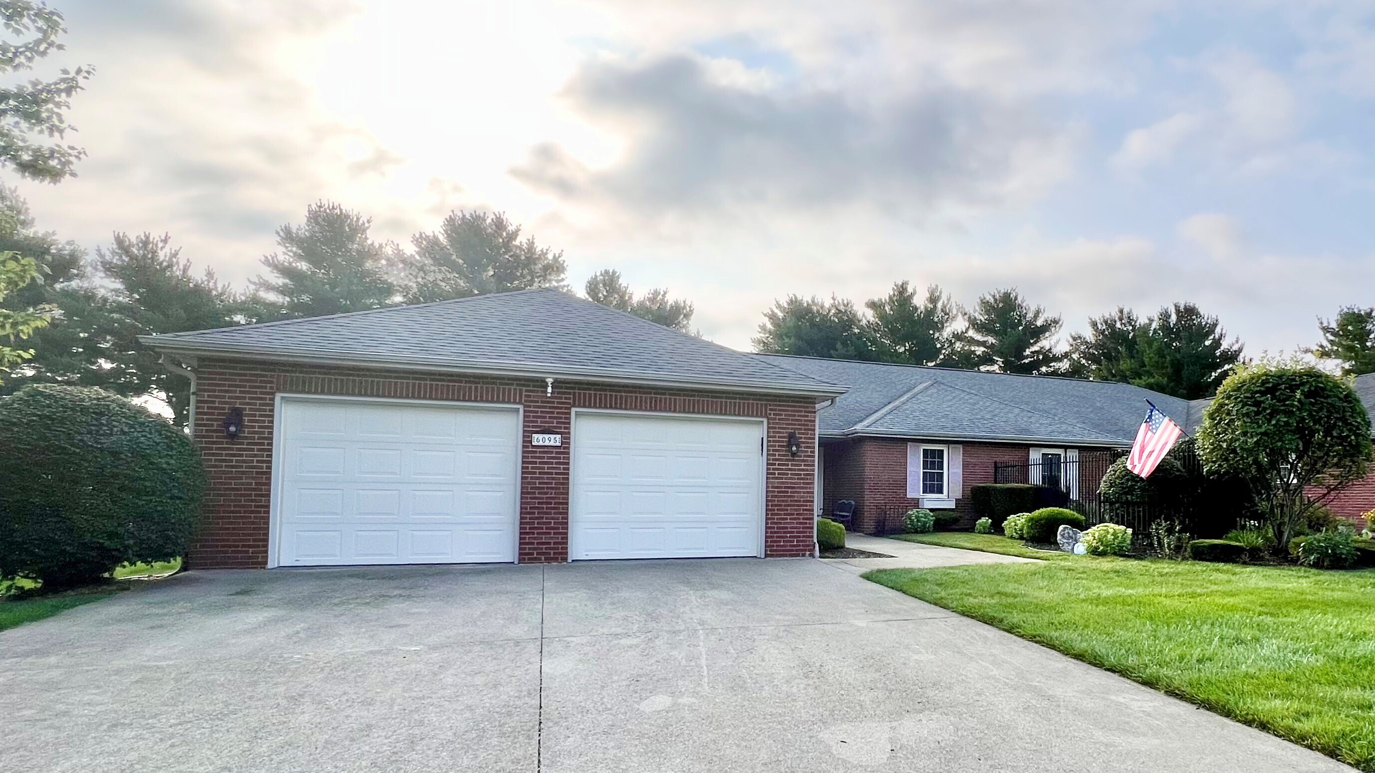 6095 Stratton Court Columbus, IN 47203 - Photo 1 of 29 Gallery Image 1