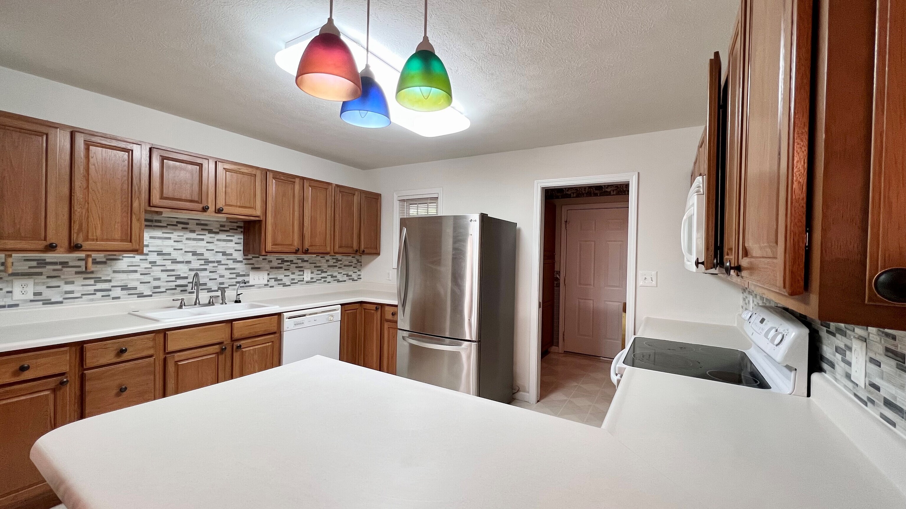6095 Stratton Court Columbus, IN 47203 - Photo 6 of 29 Gallery Image 6