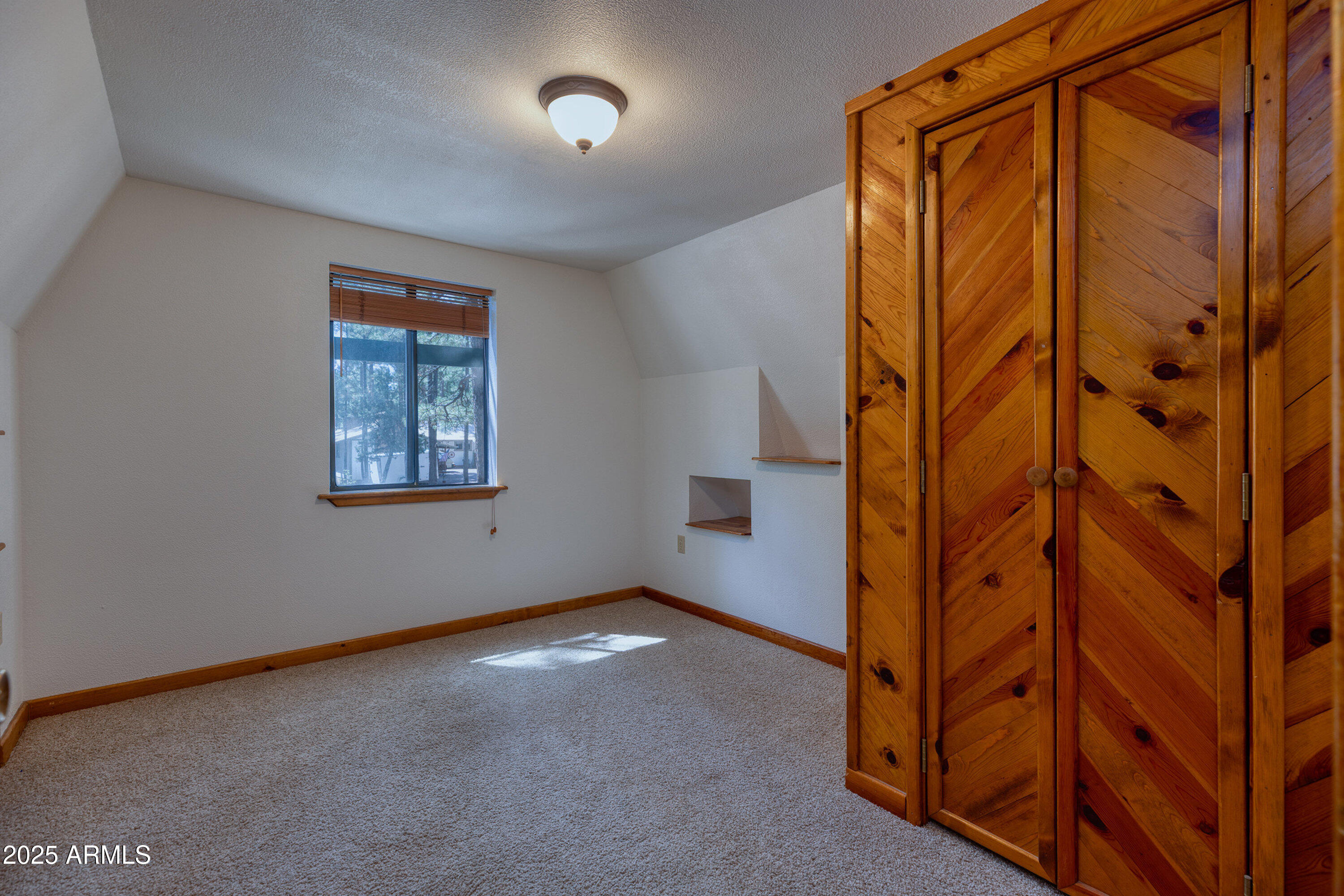5382 Pine Dawn Road Lakeside, AZ 85929 - Photo 28 of 38 an empty room with windows