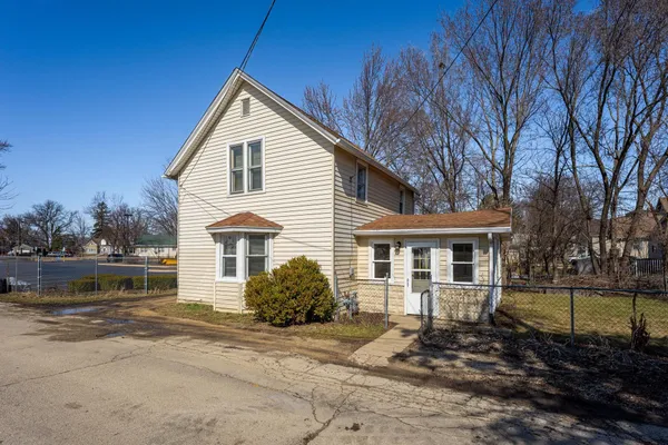 $179,900 | 406 Laurel Place, Belvidere, IL 61008