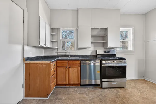 $179,900 | 406 Laurel Place, Belvidere, IL 61008