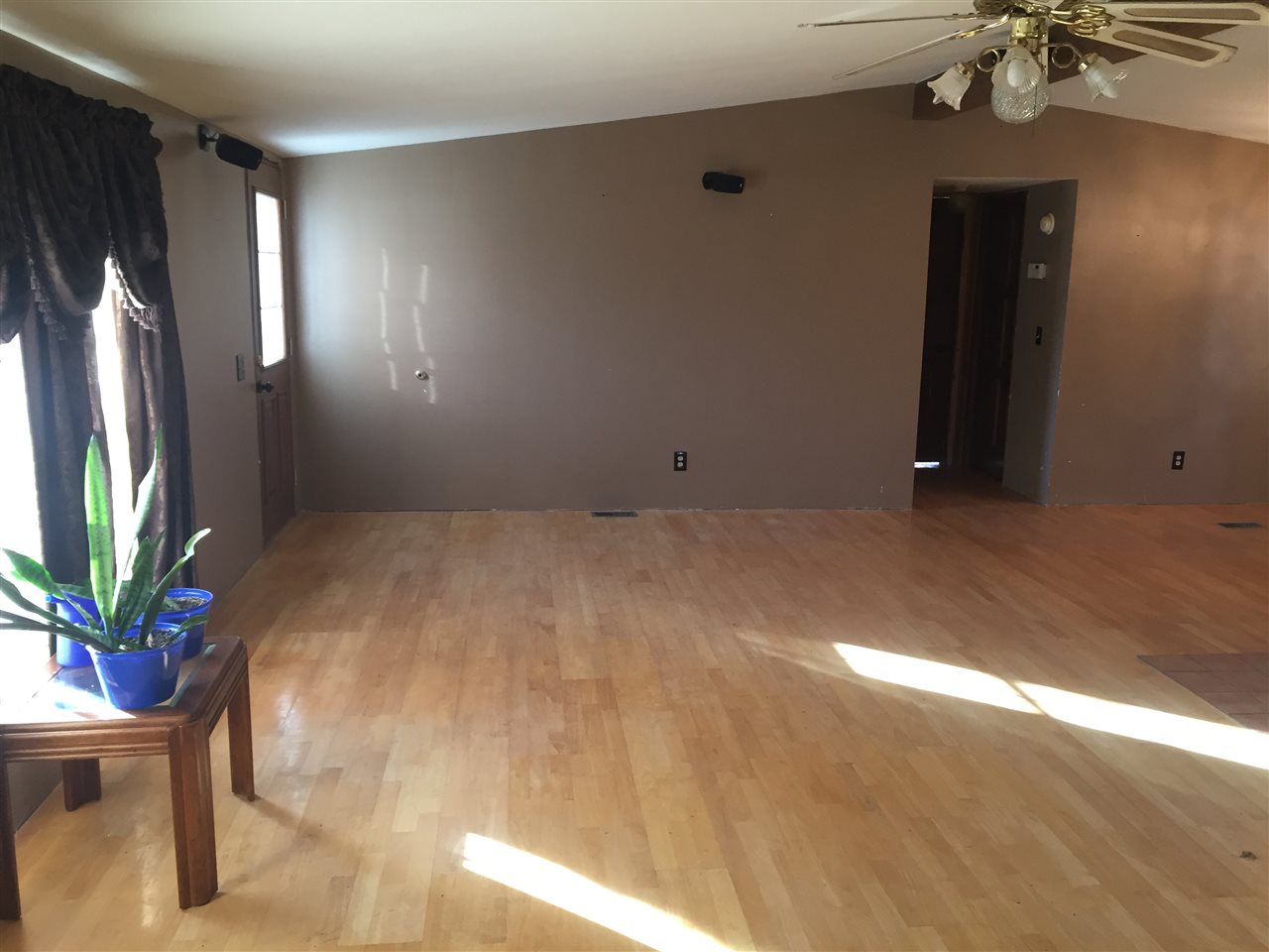 10452 South Reed Road Durand, MI 48429 - Photo 7 of 22 31268257-6.JPG