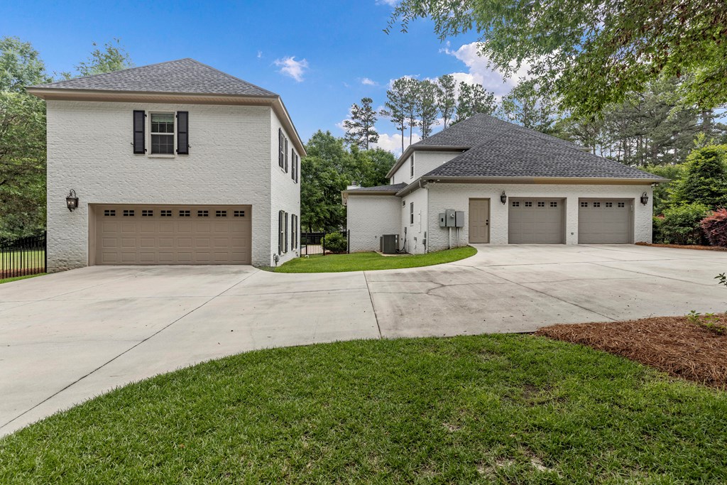 807 Liveoak Trail Dothan, AL 36305 - Photo 8 of 96
