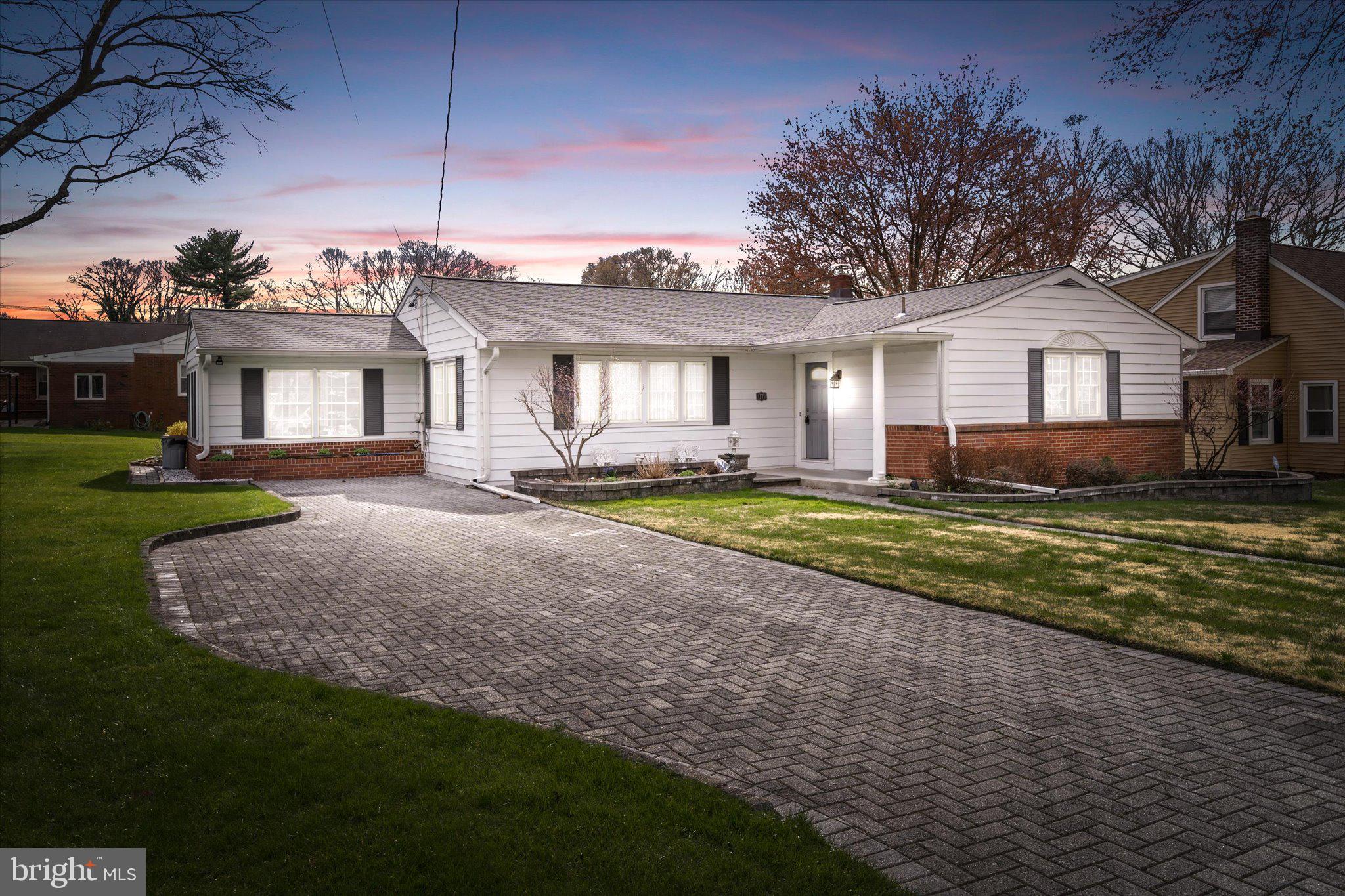 17 Sequola Road Hamilton, NJ 08619 - Photo 2 of 25